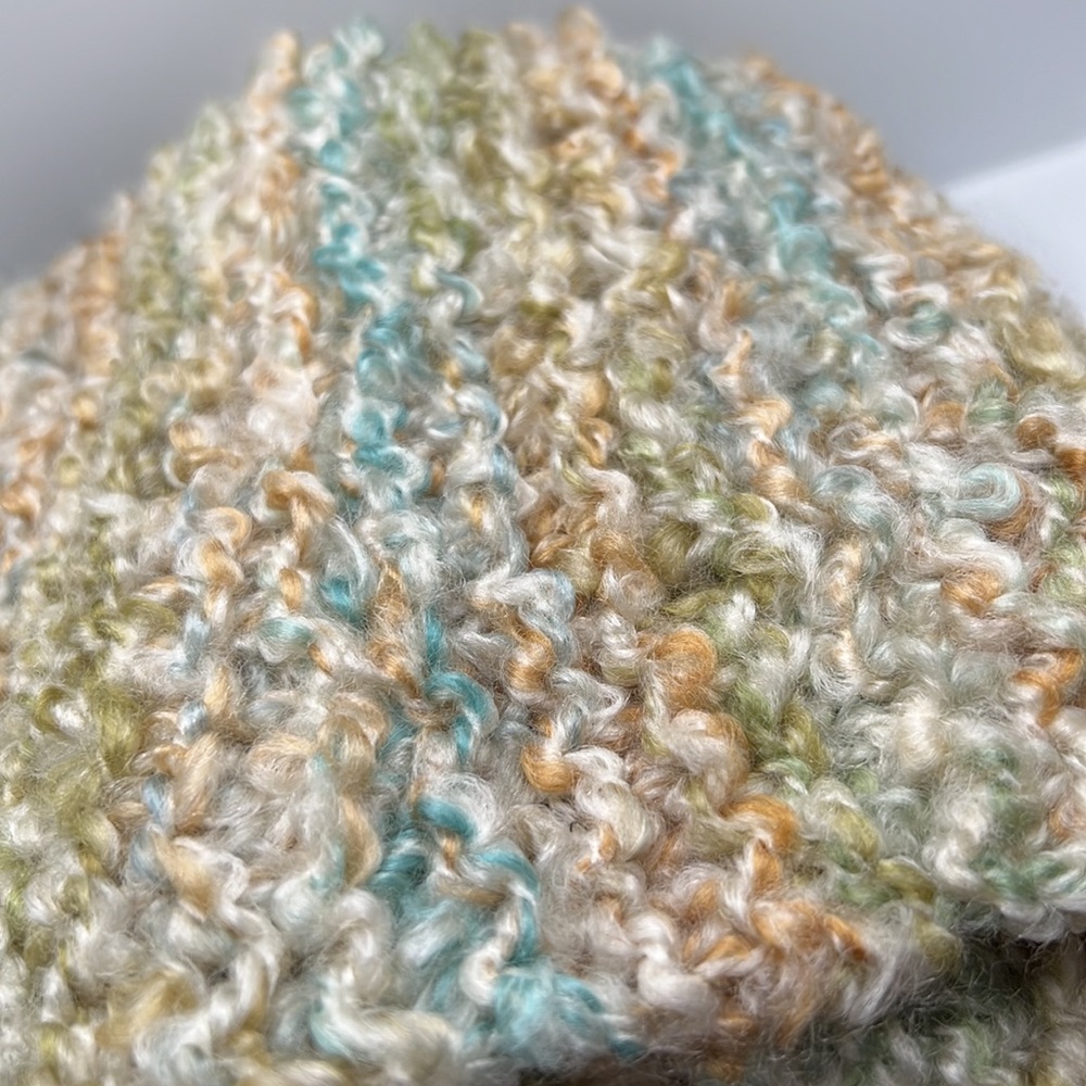 Hand Knit Scarf. - Picture 4 of 5